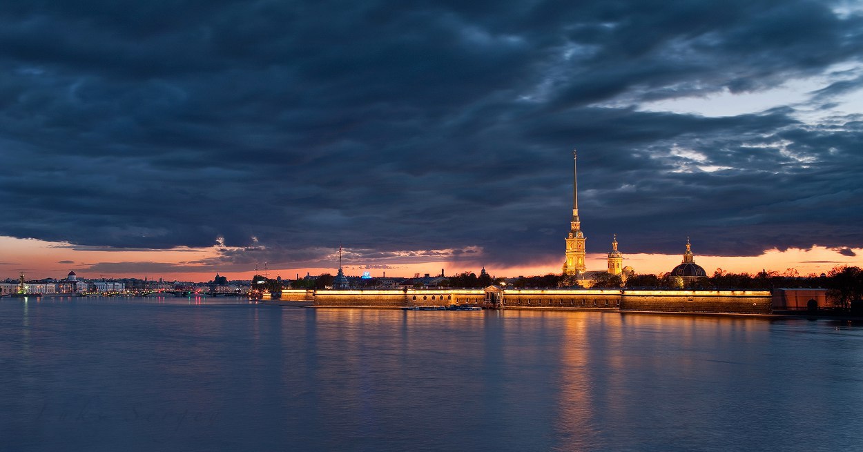 Петропавловская крепость в Санкт-Петербурге осенью
