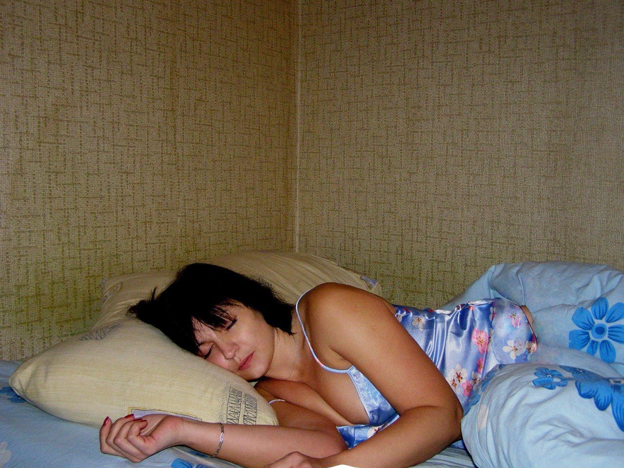фото голая русская жена в постели фото 94