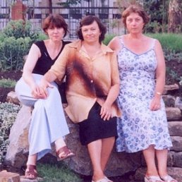 Я с троюродными сёстрами. г. Ростов-на Дону. 2007 г.