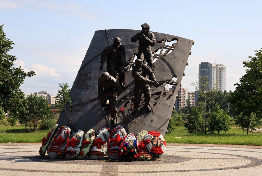 Памятники воинам в санкт петербурге