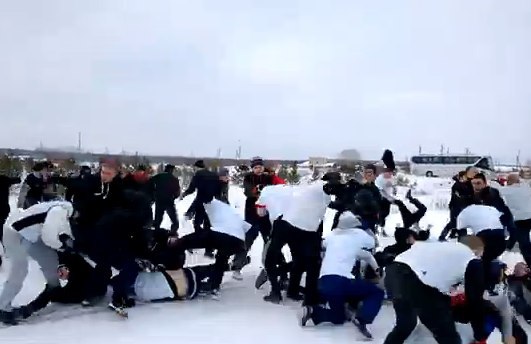 Музыкальная нарезка стенка на стенку