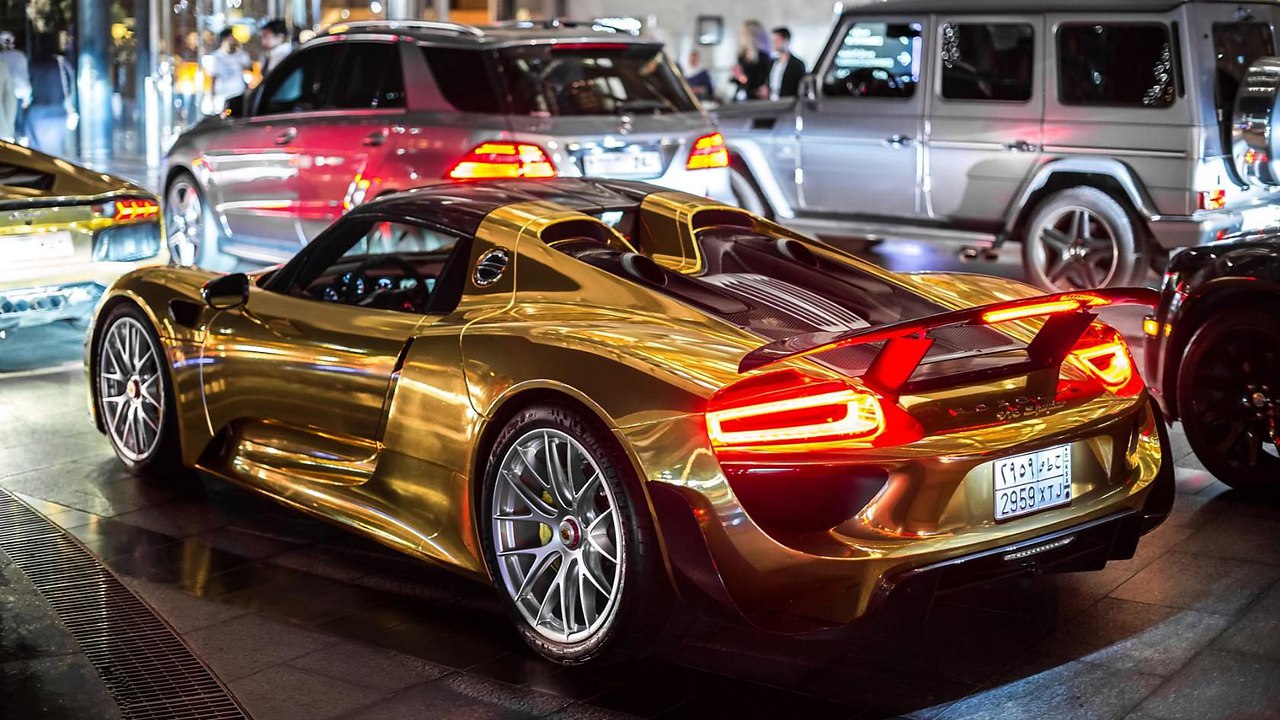 Porsche 918 Gold