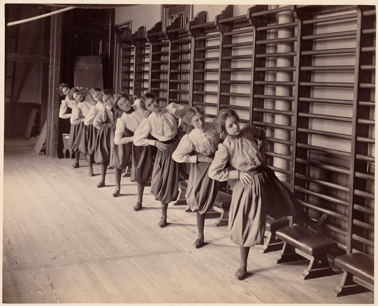 Урок физкультуры в Бостоне 1890