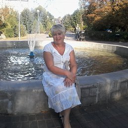 Лариса, 66 лет, Никополь