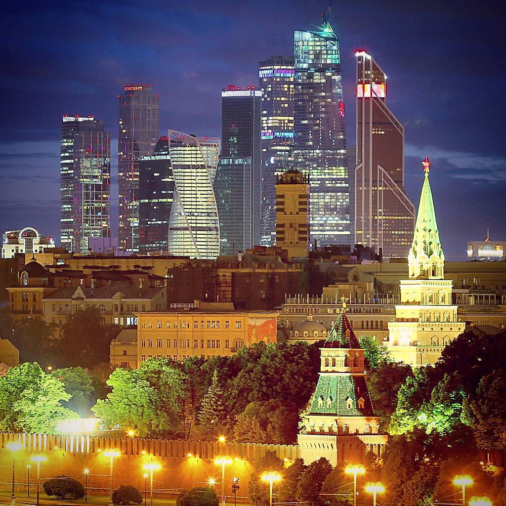 Ночная Москва летом