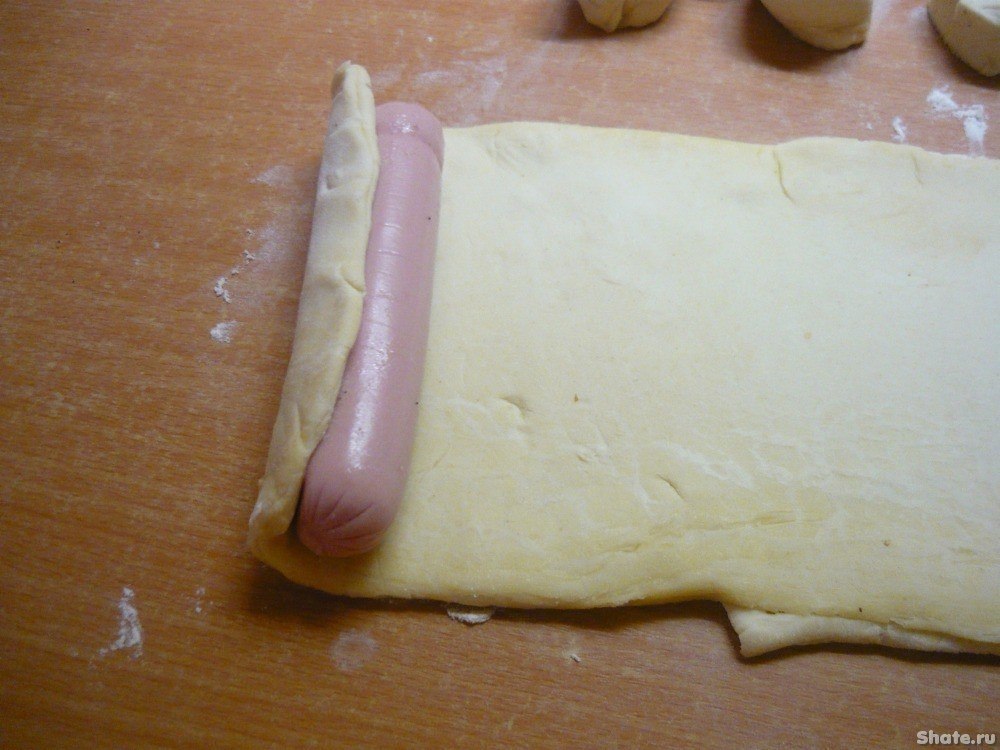 Сосиски в тесте рецепт с фото в духовке в слоеном тесте пошаговый