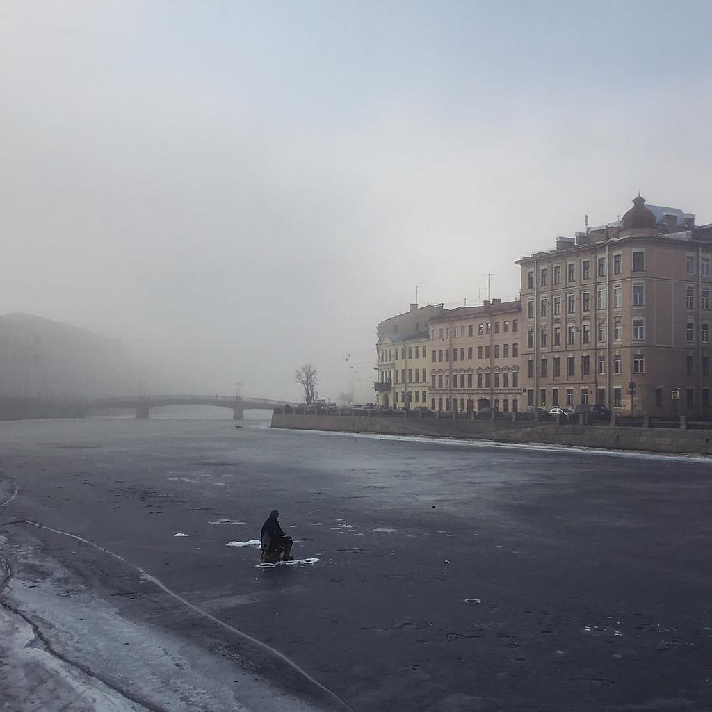Санкт Петербург холодный туманный