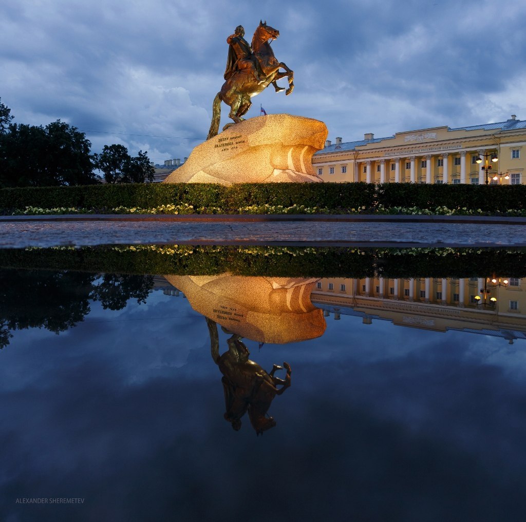 Статуи в спб. Архитектор медного всадника в Санкт-Петербурге. Нева Петербург медный всадник. Медный всадник в Санкт-Петербурге в русском музее. Медный всадник в Санкт-Петербурге вечером.