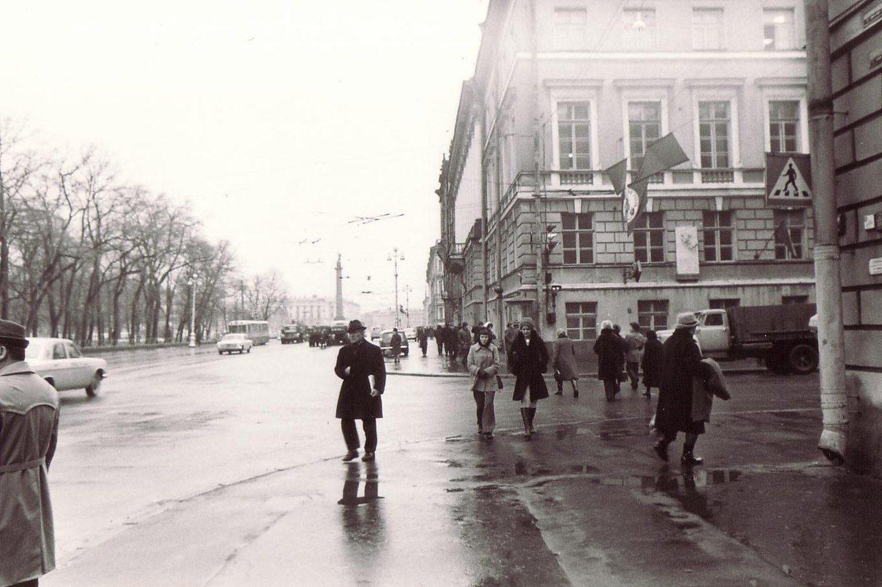 Фото 9 мая 1975 года ветераны идут по невскому проспекту