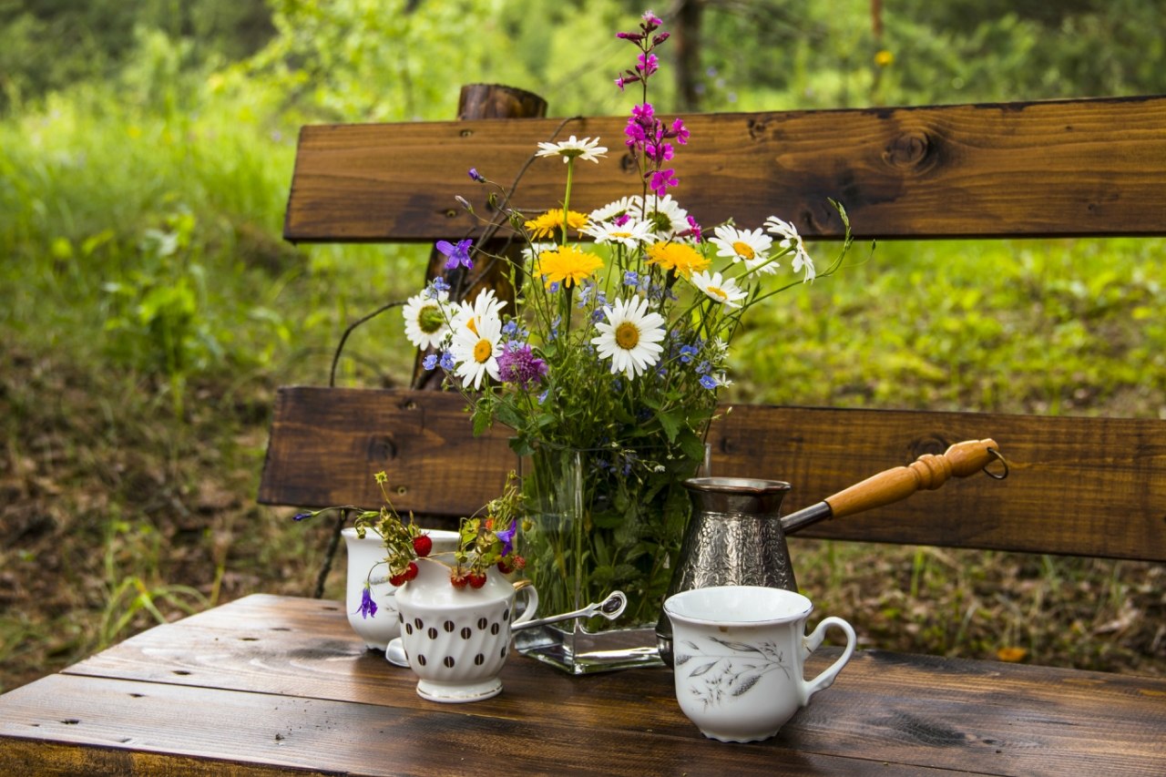 Дом с добрым утром картинки. Летнее утро. Чаепитие на природе. Доброе утро лето. Летнее чаепитие в саду.