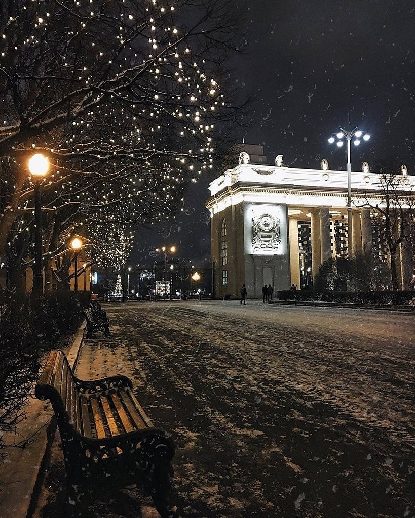 Парк горького ночью фото