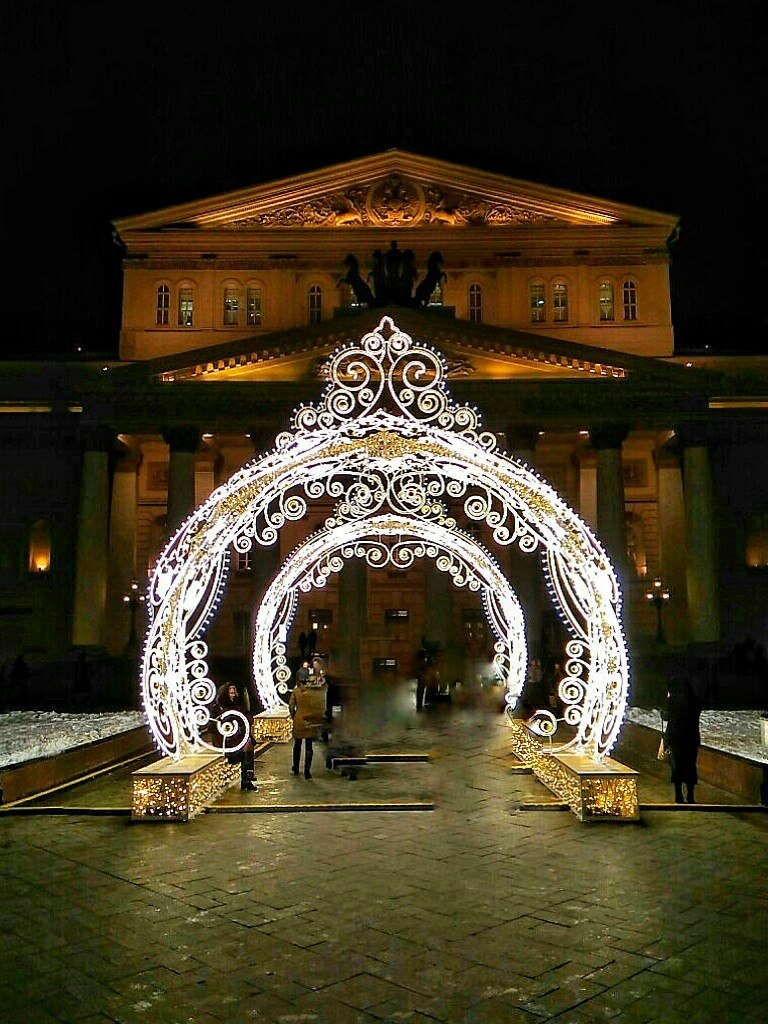 Сквер большого театра москва