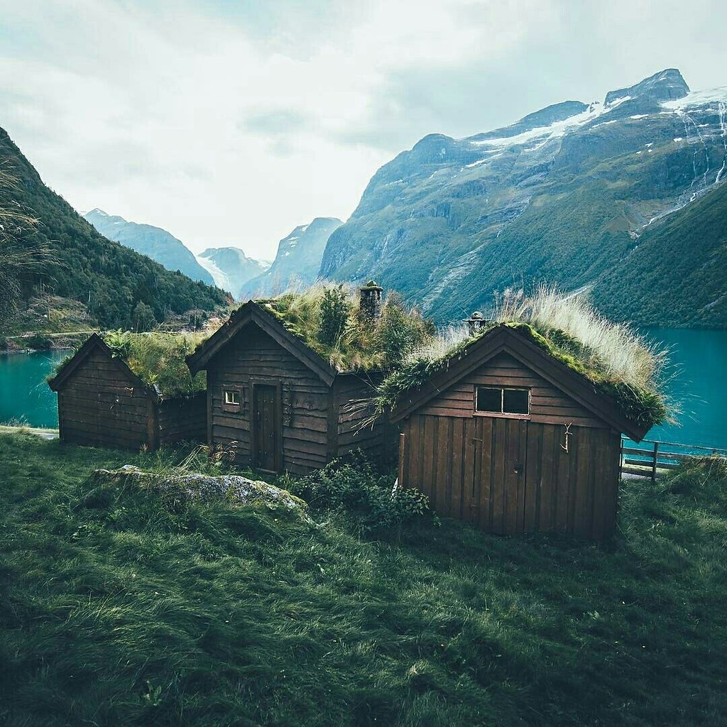 Норвежские домики в горах