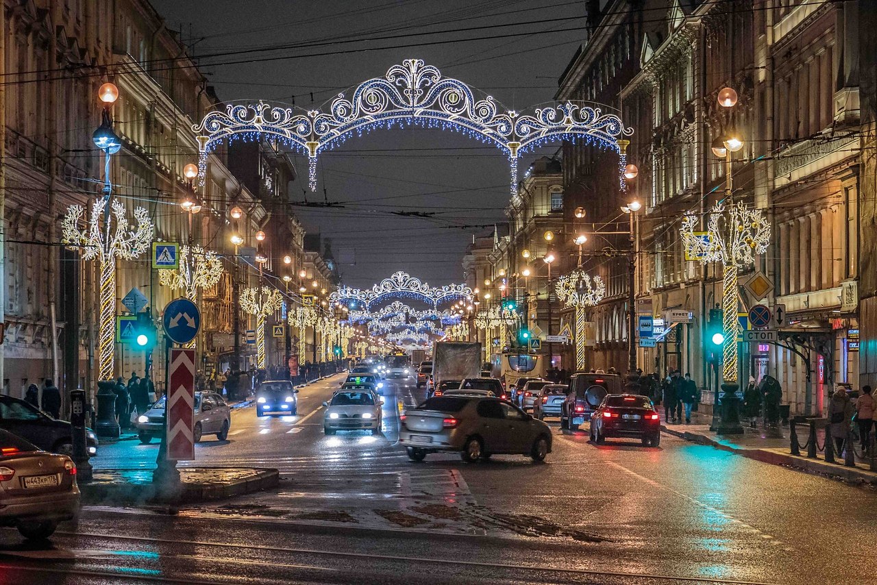 Центральная улица петербурга