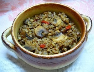 ТОП-6 ВКУСНЕЙШИХ БЛЮД С ГРЕЧКОЙ.1. Гречка-по купеческиИНГРЕДИЕНТЫ: 300-400 гр. мяса 1 стакан гречки ... - 3