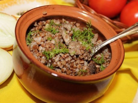 ТОП-6 ВКУСНЕЙШИХ БЛЮД С ГРЕЧКОЙ.1. Гречка-по купеческиИНГРЕДИЕНТЫ: 300-400 гр. мяса 1 стакан гречки ... - 6