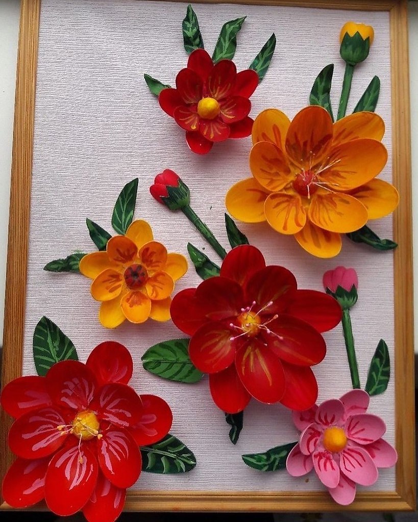 Картина из одноразовых ложек
