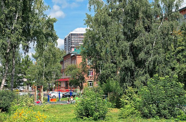 Городской дворик фото