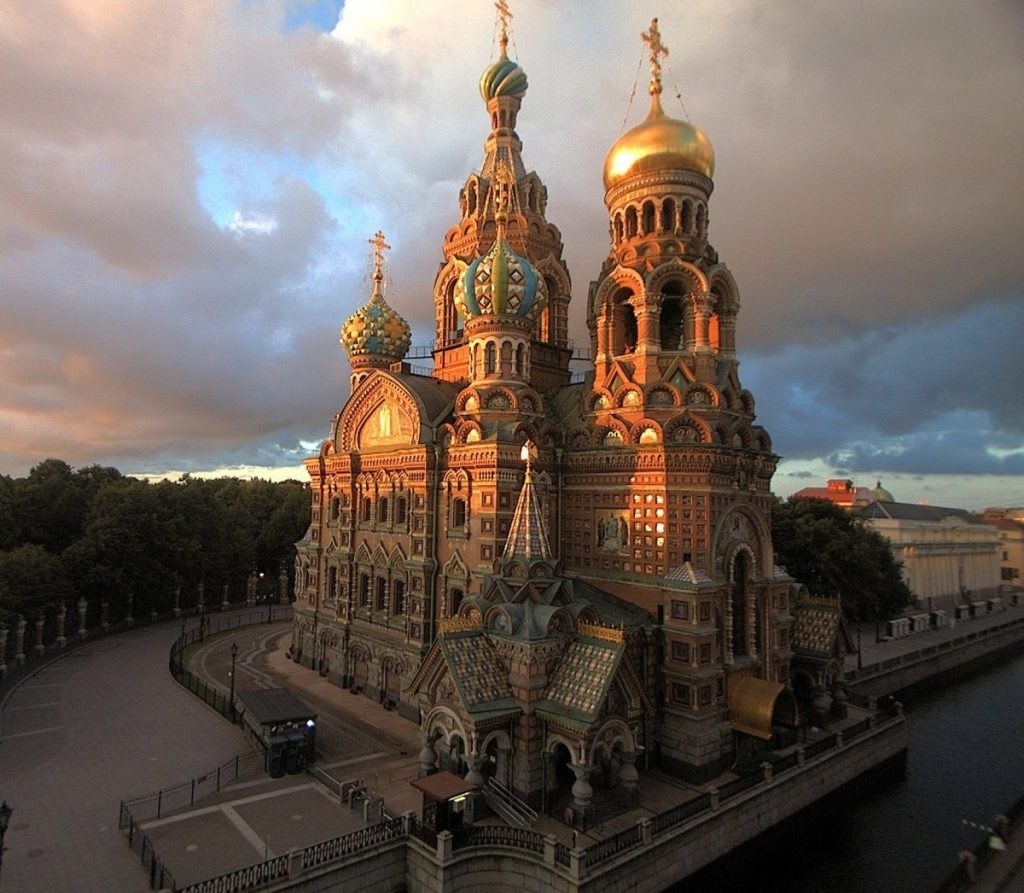 В храм воскресения христова