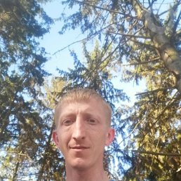 Vlad, 29, 