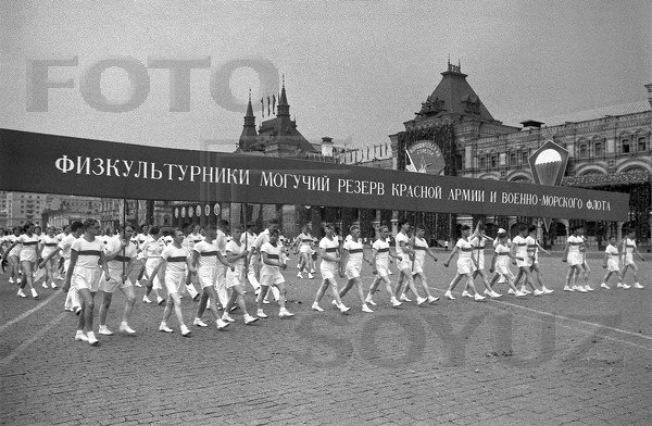 Футбол на Красной Площади. 6 июля 1936 года на главной площади страны состоялся небывалый ... - 9
