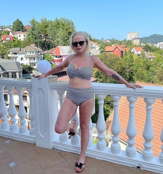 Долина В Купальнике Фото