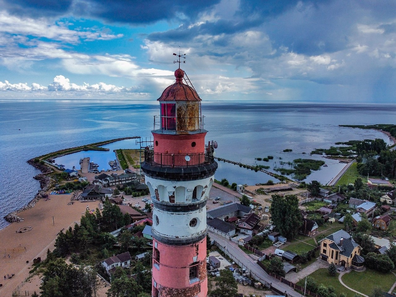 Осиновецкий маяк на ладожском озере пляж фото