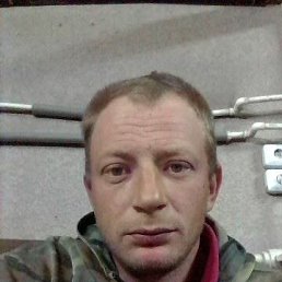 Петров, 32 года, Москва