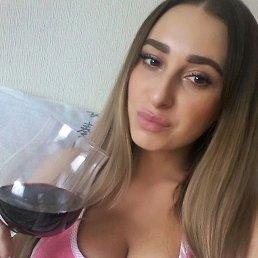 Viktoria, 25 , 