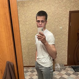 Дмитрий, 21, Удомля