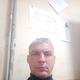 Дима, 45, Молодогвардейск