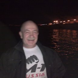 Юрий, 61, Гатчина