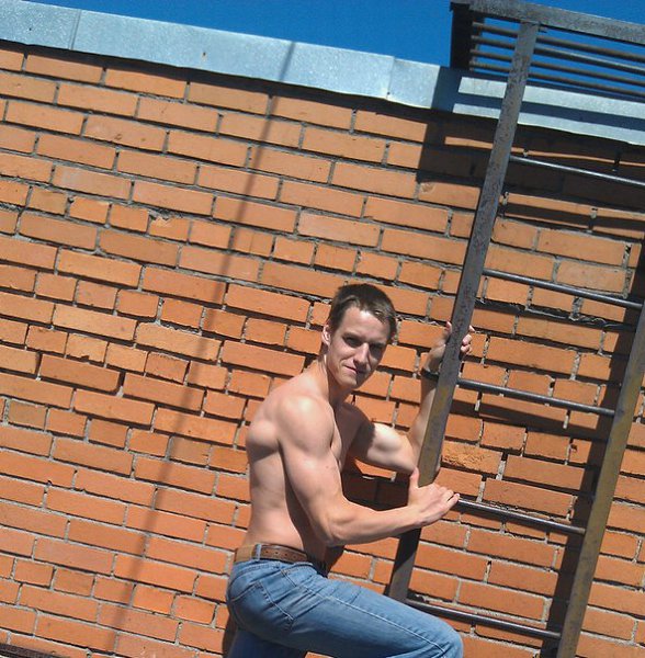 : Mr Grey, 32 , -