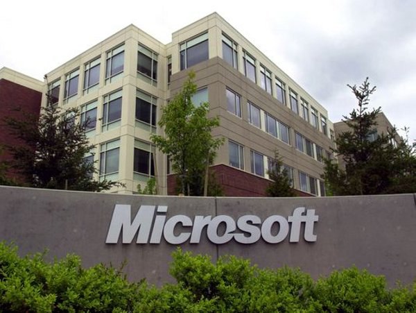 Однажды безработный пришёл на собеседование в компанию Microsoft устраиваться дворником. Отдел ...