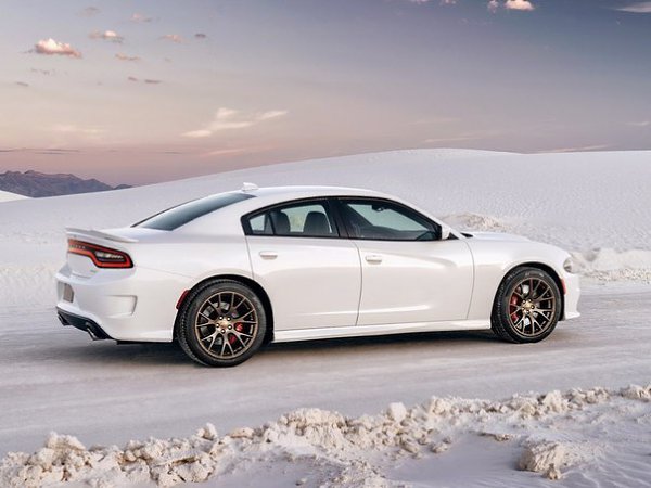 Dodge представил самый мощный серийный седан на планете. До этого звание самого могучего серийного ... - 5