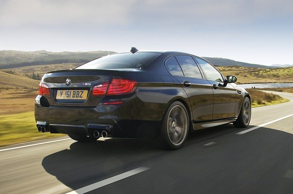 BMW M5 (F10). : 4.4 V8 : 560 ..  : 680   0-100: 4.4 . ... - 6