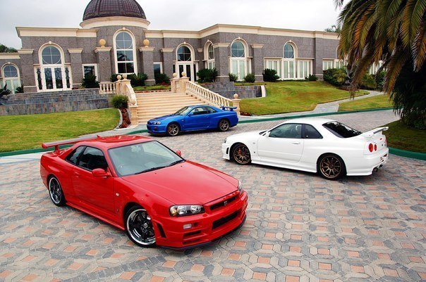 Nissan GT-R R34 x3.