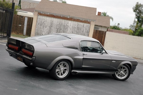 Ford Mustang Shelby GT500 - 2