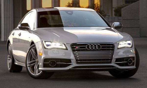 Audi S7. Хэтчбек класса E 3997000 руб./123 000 $ базовая комплектация* 4.0 TFSI Quattro ...