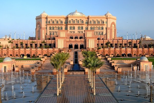 Самый дорогой отель мира – Emirates Palace в Абу-Даби (ОАЭ) включен в Книгу рекордов Гиннеса как ...