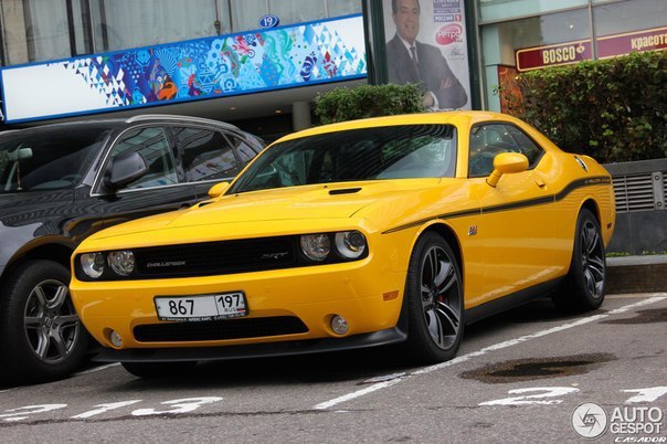 Dodge Challenger SRT8 392 Yellow Jacket