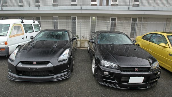 Nissan GT-R R35 vs. Nissan Skyline GT-R R34