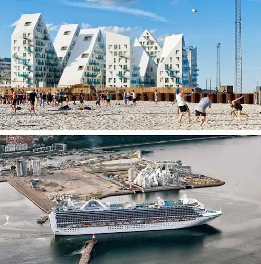   ....  Iceberg  Emerald Princess