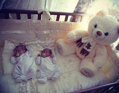 Любой может стать отцом, но только особенный становиться папой...