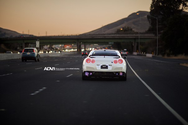 Nissan GT-R. - 5