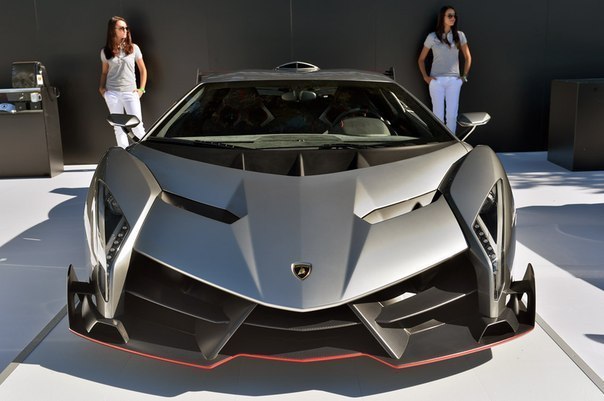 Lamborghini Veneno.  V12   6,5   750 ..    2,8 . ... - 2