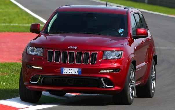 Jeep Grand Cherokee SRT8. 6.4 AT5   (6417 )  468 ..   ...