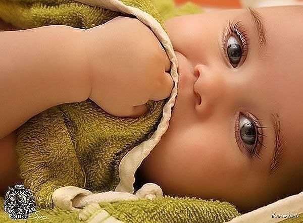Обожаю детские глаза… Мне кажется, в них сохраняется взгляд Бога…