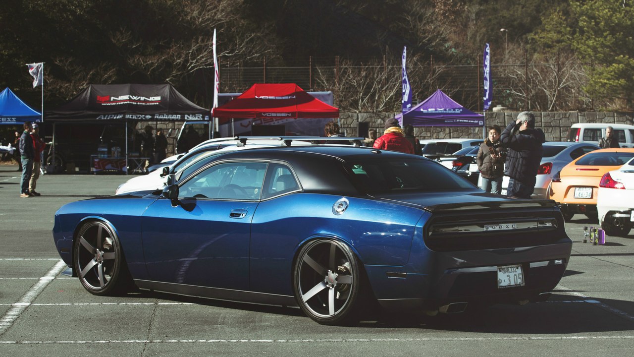 Dodge challenger srt-8