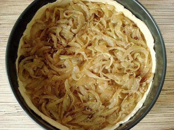 Луковый пирог / Onion Pie.Ингредиенты на 1 пирог(форма 22 см.):400-500 гр. слоёного теста(домашнего ... - 4
